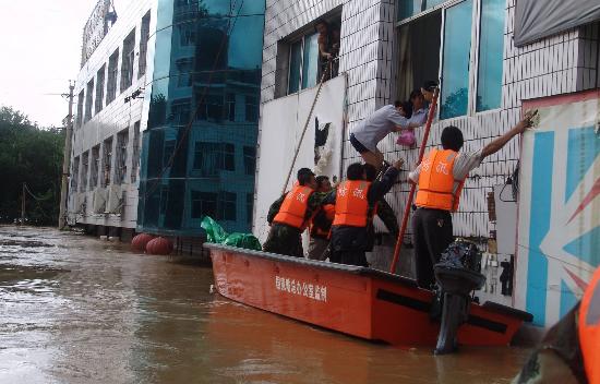 图文:贵州平塘遭遇百年一遇特大洪水(1)