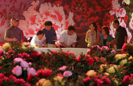 图文:7位著名牡丹画家现场绘画