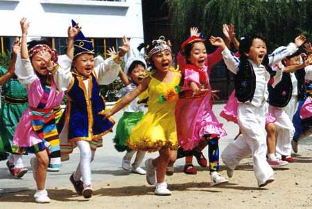 图文:乌兰浩特市幼儿园快乐的孩子们