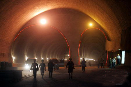 全国最大铁路隧道枢纽在福州鼓山山体内动工_新闻中心_新浪网