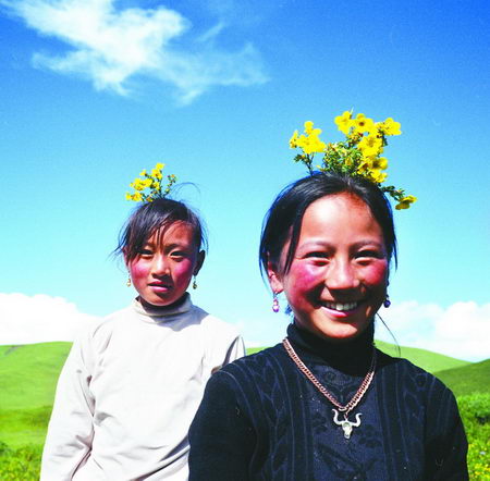 图文:同是12岁的达娃拉玛和亚圣拉玛