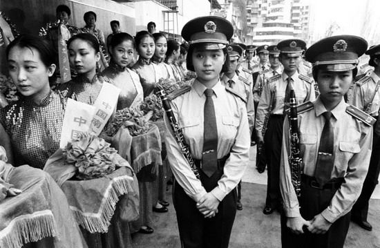 图文:公司开业庆典服务的女子军乐队和礼仪小