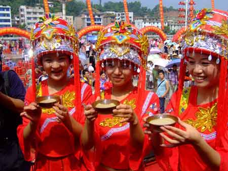 组图:恩施举办土家风情2007年女儿会_新闻中心_新浪网