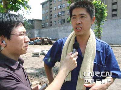 ׃溃水煤矿每名被困者家属领2000元慰问金