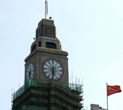 组图:上海外滩海关钟楼大修后首露新颜
