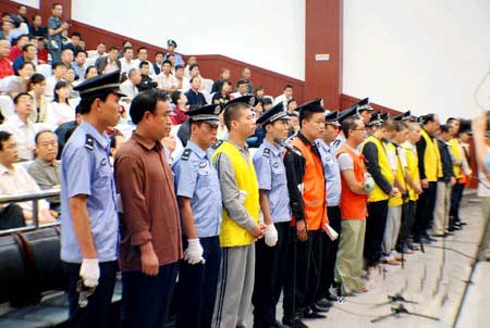 山西运城电视台直播副局长杀人案庭审(图)