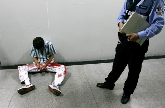 因为溜冰是碰撞,引生群体斗殴事件