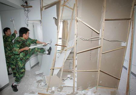 组图:上海整治群租房行动正式展开