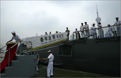 组图:韩国海军巡航舰队访问上海