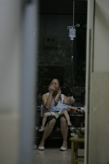 图文：幼儿园校餐毒倒50儿童