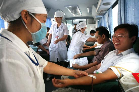 图文:义务献血度教师节