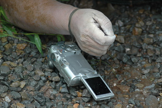 图文:总政新闻干事遗体被打捞上岸