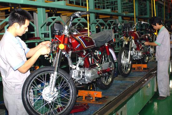 图文:(财经专线)隆鑫、劲隆摩托车率先成为行业