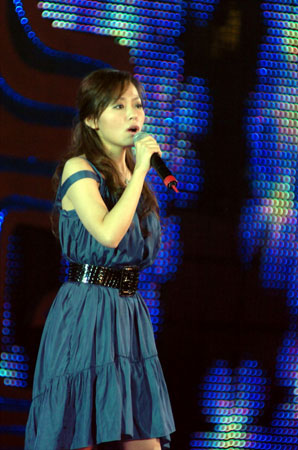 张靓颖的演唱是什么水平 U2004P1T1D13986952F21DT20070927181553.jpg