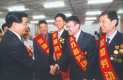 邓建军:技术创新是我的本职(组图)