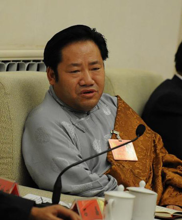 图文:甘肃代表在十七大报告分组讨论中发言