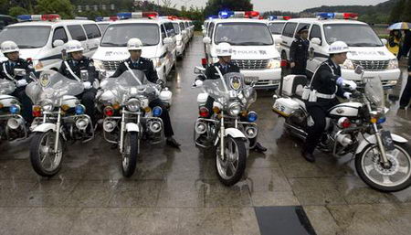 组图：南京一线民警首批配发公安单警装备