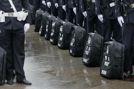 图文：民警首批配发4.3万件公安单警装备