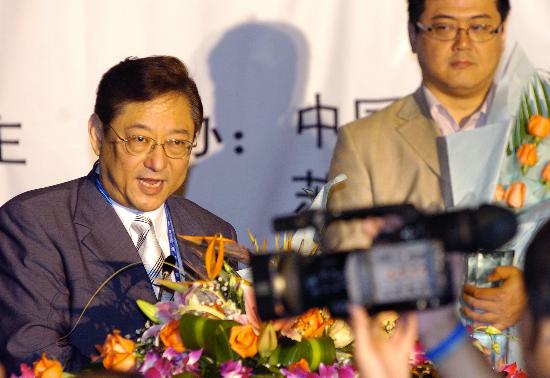 图文:香港经典电影回顾展在苏州开幕(3)