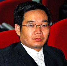 图文:武汉大学校团委副书记郭新立