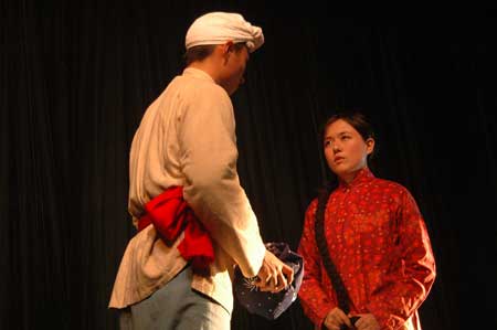 组图:中国人民大学上演校庆话剧《人大青春》