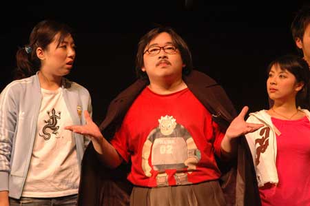 组图:中国人民大学上演校庆话剧《人大青春》