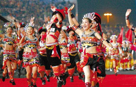 第八届少数民族传统运动会在广东开幕(组图)