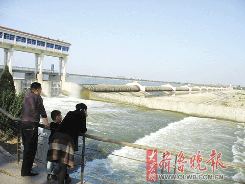 橡胶坝:拦出万亩景观水面