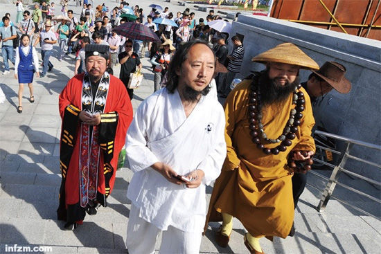 点击图片进入下一页