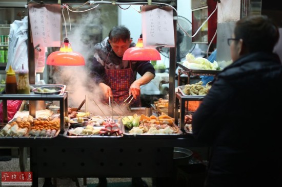 澳门大学赶超香港吸引内地生 港媒:政策好费用