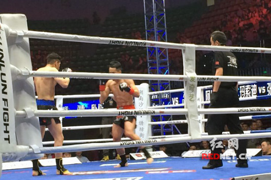 昆仑决长沙站玉面杀手张美煊勇夺金腰带