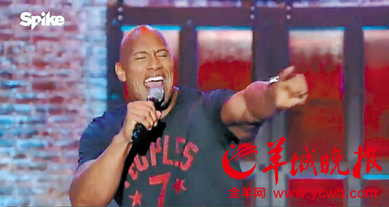 明星玩假唱爆笑走红 巨石强森反串霉霉略显