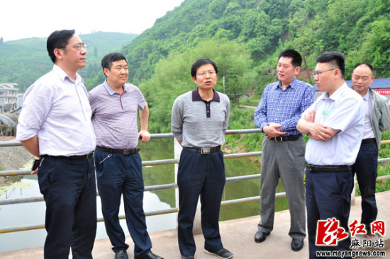 怀化市水利局局长刘低炉,麻阳县委副书记,县长李仕忠,麻阳县副县长