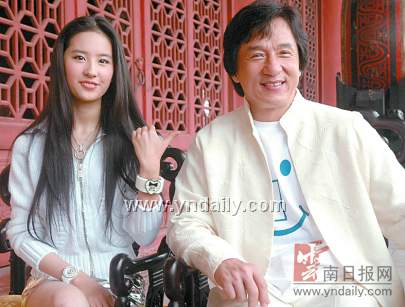 龙、李连杰首度交手 《功夫之王》昨日横店揭