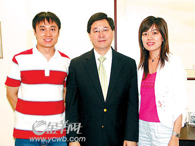 香港特区政府政制事务局局长:香港比回归前更