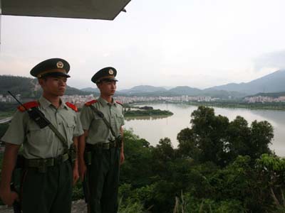 粤港边界谱写卫士忠诚