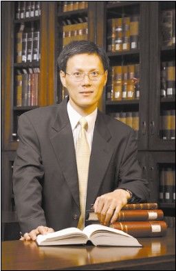 三个香港法律人眼中的香港十年