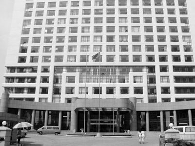 美国富裕县政府租房办公印度国防部没空调 国外"衙门"没中国的豪华