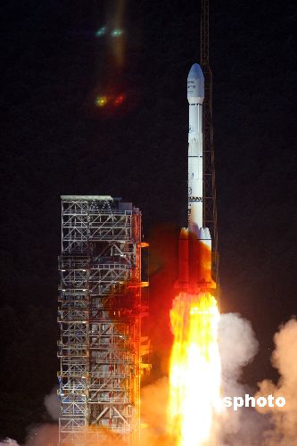 图:中国成功发射中星六B通信卫星