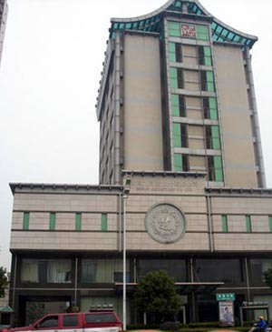 网友反映公司不签合同 九芝堂承诺七月底解决