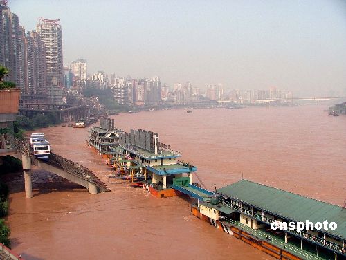 组图:嘉陵江将迎来2007年入汛后最大洪峰