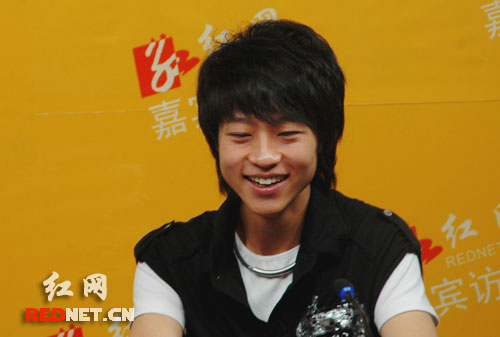 魏晨自爆高中就初恋+称杨二并非好色之徒(图)