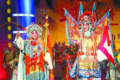 太火了!大会堂昨天双挂帅 京腔婉转豫韵铿锵央