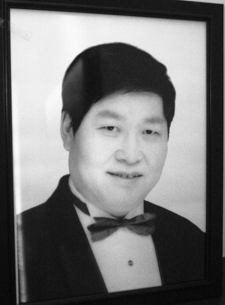 抗洪救灾路上他在车祸中不幸倒下