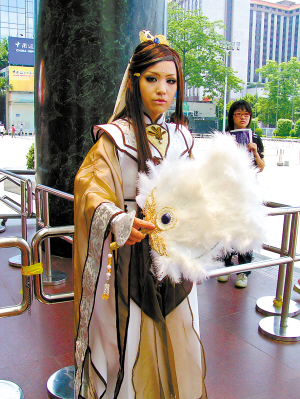 华南顶级电子竞技馆 九月亮相