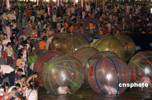 组图:新疆巴州气象台发布高温橙色预警