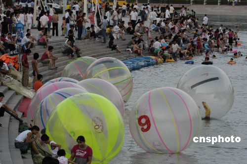 组图:新疆巴州气象台发布高温橙色预警