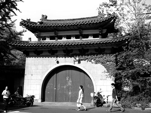 �к�����ϵ�У�֮�ģ��й�פ��ʹ����������