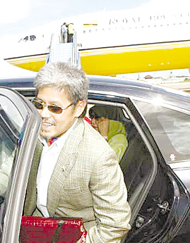 文莱国王分赃80亿美元