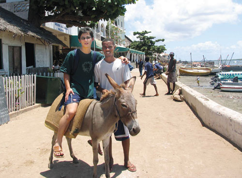 东非古镇,骑驴练胆量_新闻中心_新浪网